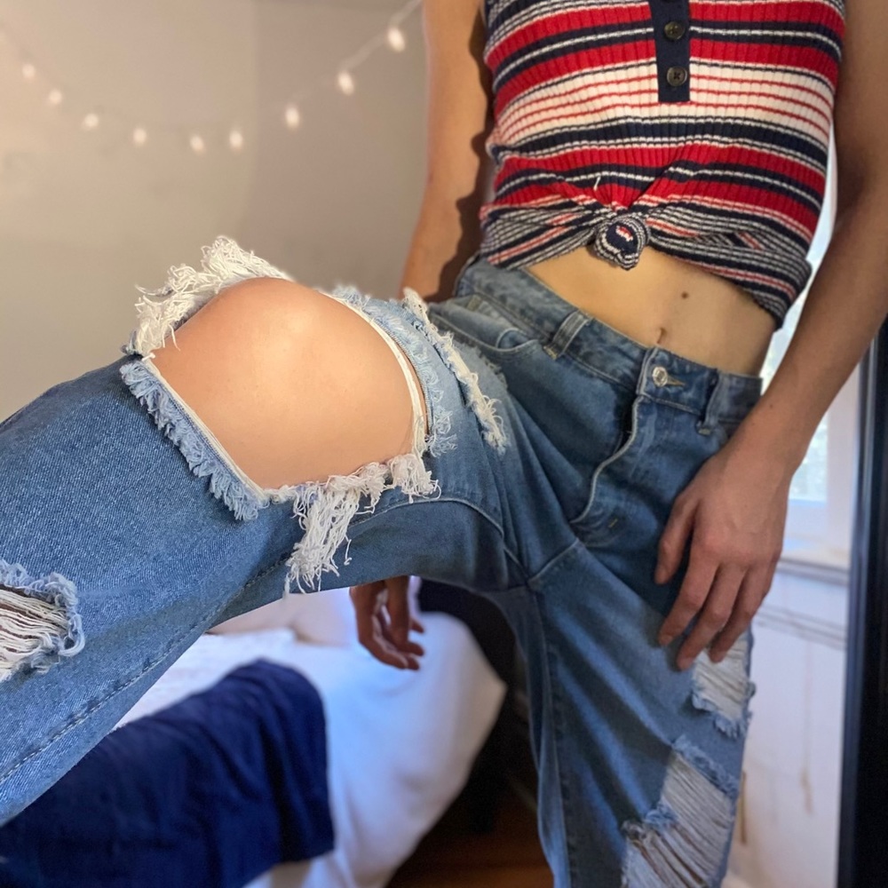 2 pc outfit (ripped jeans& tank top)